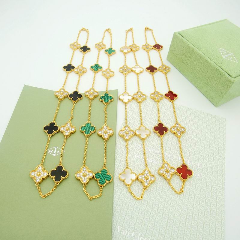 Van Cleef & Arpels suits 12yxq09